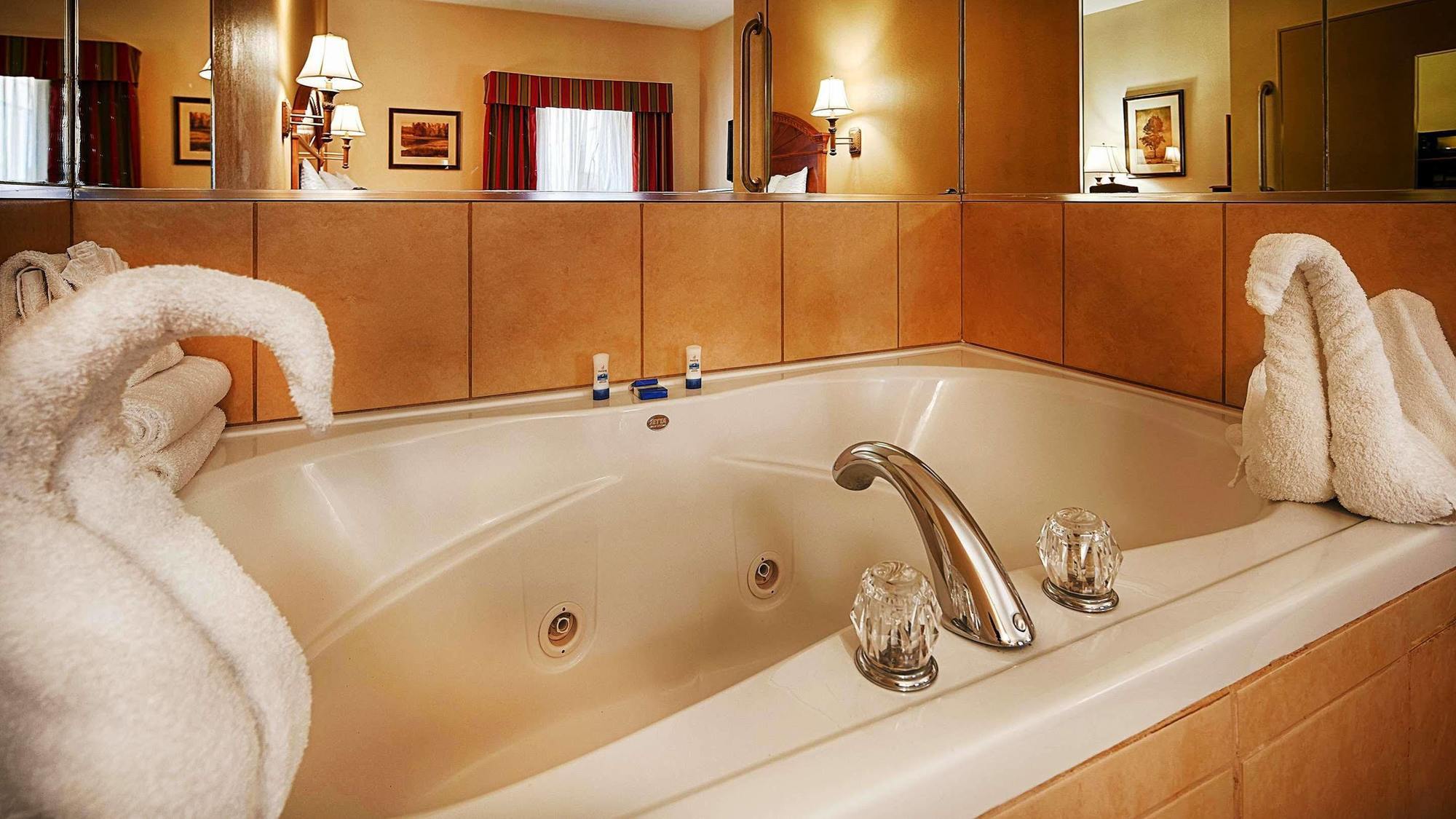 Best Western Plus Midwest City Inn & Suites Exterior foto