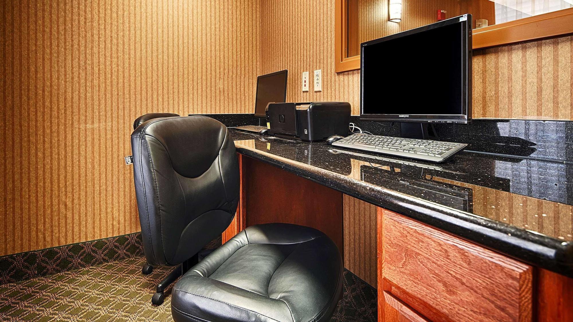 Best Western Plus Midwest City Inn & Suites Exterior foto